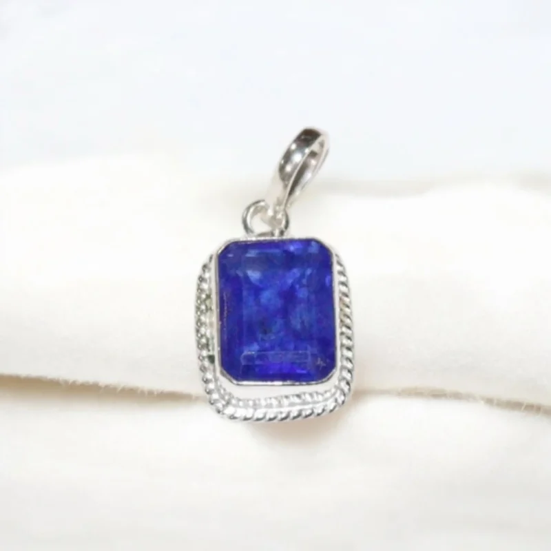 Natural Blue Sapphire Pendent
